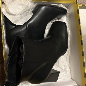 ****SOLD****Brand new Circus by Sam Edelman ankle boot.Black
